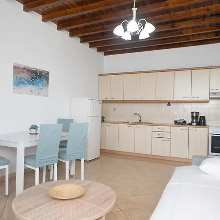 Mykonos Stylish Ivory 1 Bd Apt With Shared Pool
