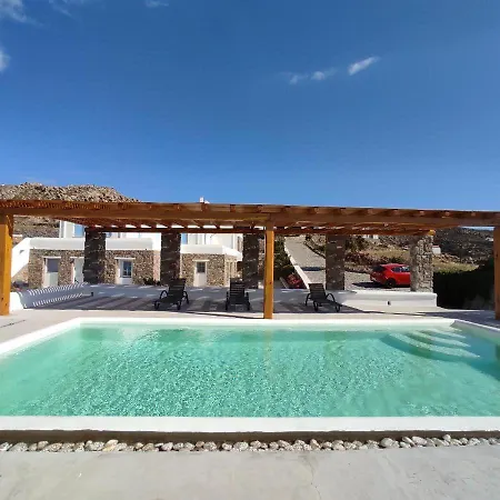 Mykonos Stylish Ivory 1 Bd With Shared Pool Plintri