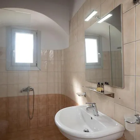 Mykonos Stylish Ivory 1 Bd Apt With Shared Pool