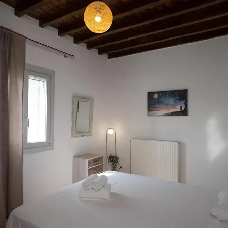 Mykonos Stylish Ivory 1 Bd Apt With Shared Pool * Plintri